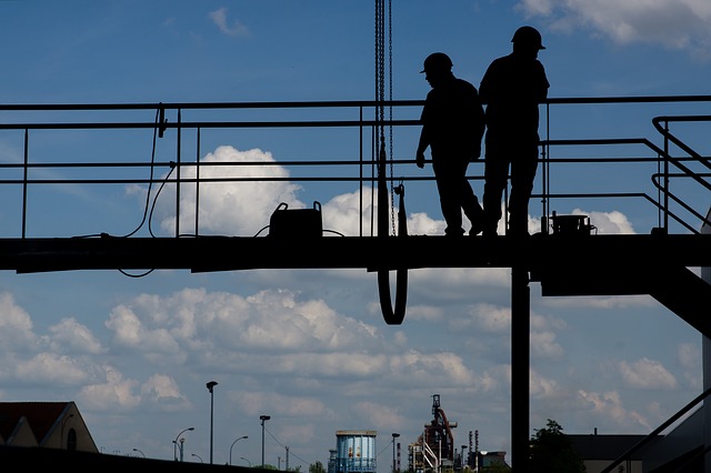 One in five construction workers feel their safety is compromised by employers, survey reveals
